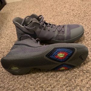 Kyrie Irving 3 Cool Grey
